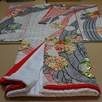 引き振袖に仕立て直す
