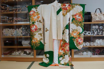 引き振袖に仕立て直す