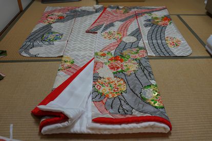 引き振袖に仕立て直す