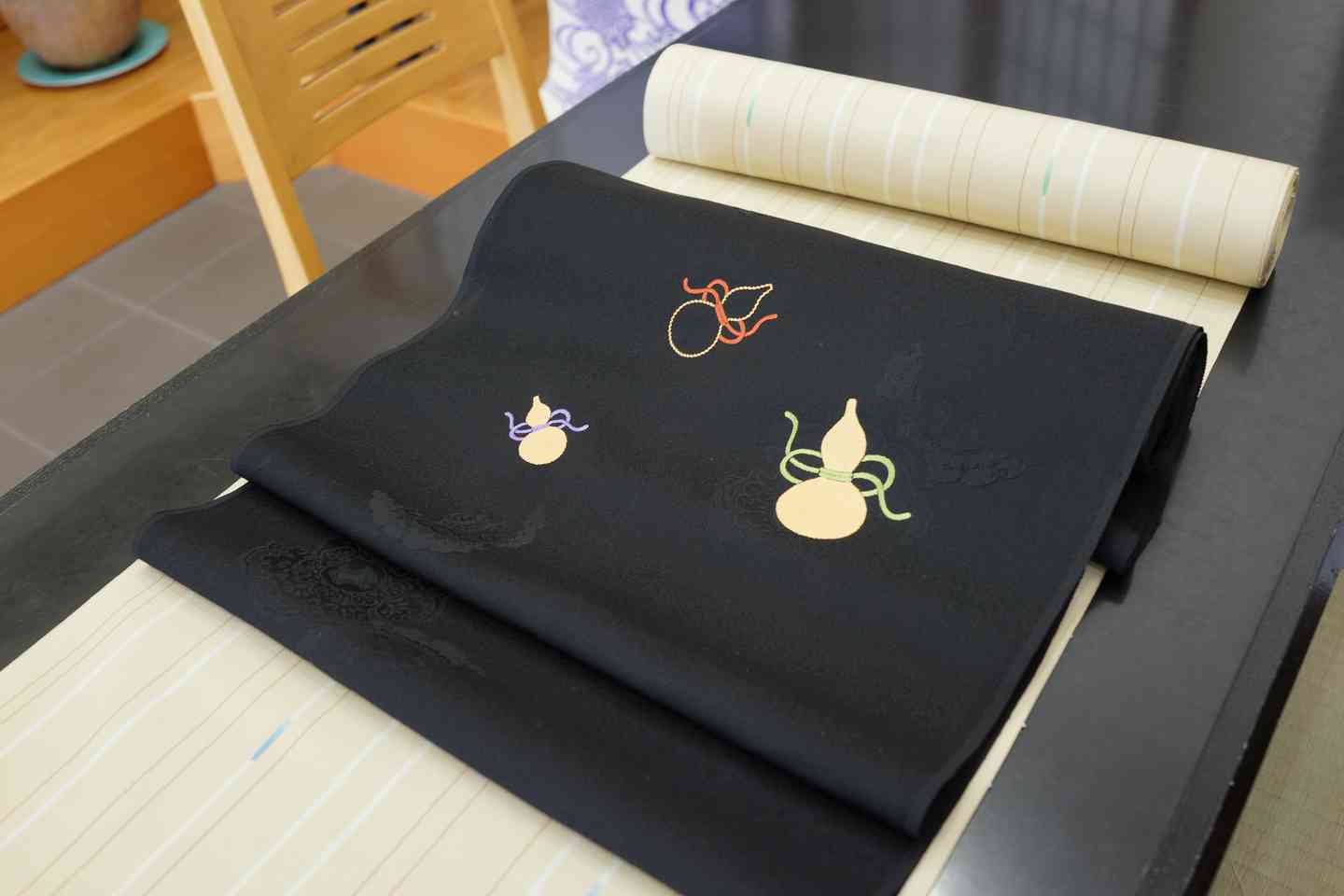 刺繍をする - だるまや京染本店
