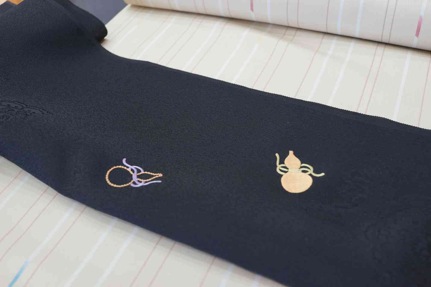 刺繍をする - だるまや京染本店