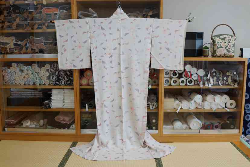 長襦袢に仕立て直す - きものの再生事例 - だるまや京染本店