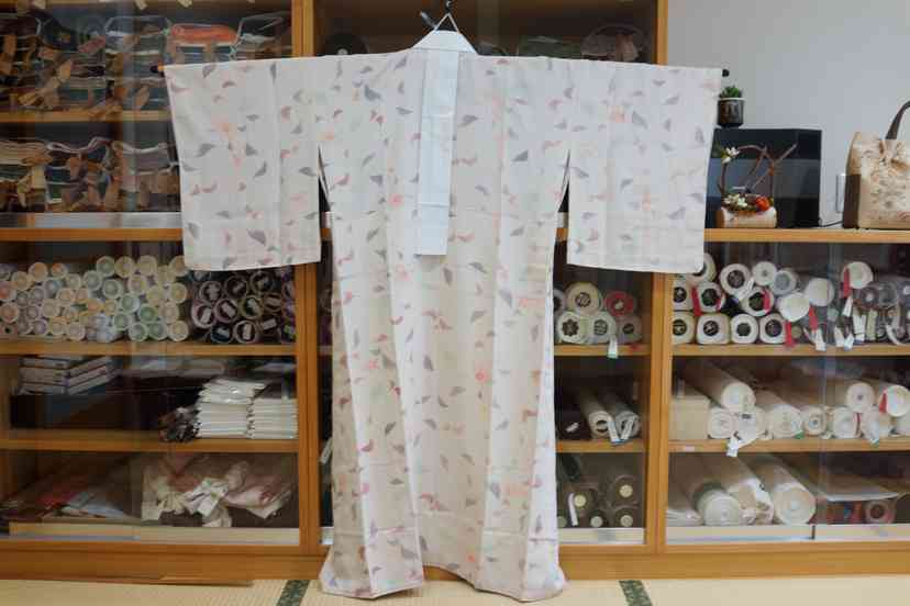 長襦袢に仕立て直す - きものの再生事例 - だるまや京染本店