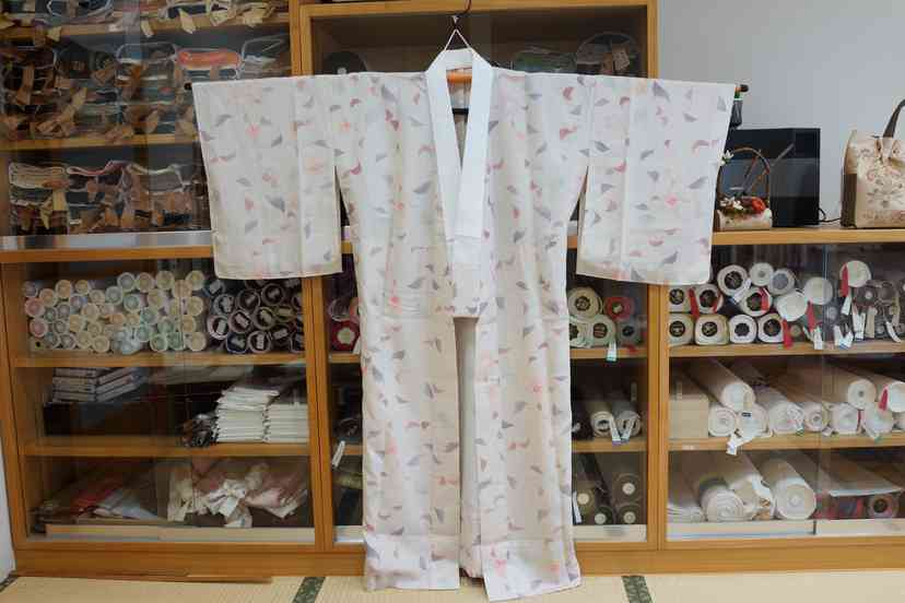 長襦袢に仕立て直す - きものの再生事例 - だるまや京染本店